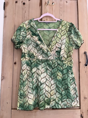 Green patterned mock wrap - green,