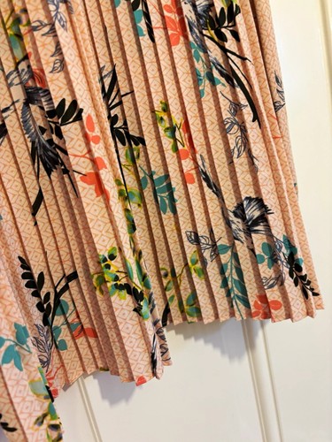 Per una pale - orange, floral